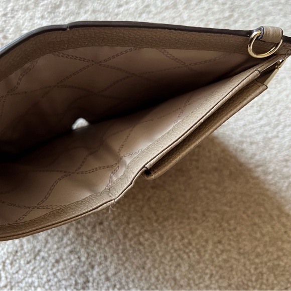 Michael Kors Carson Carryall Tote and Smartphone Wallet Bundle Pebbled Leather - Picture 14 of 16